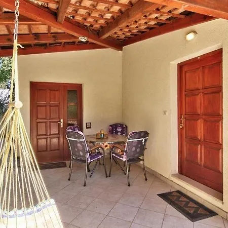 With Parking Space Stinjan, - 22939 Apartamento *