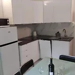 アパート With Parking Space Stinjan, - 22939 プーラ