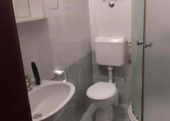 With Parking Space Stinjan, - 22939 Apartamento *