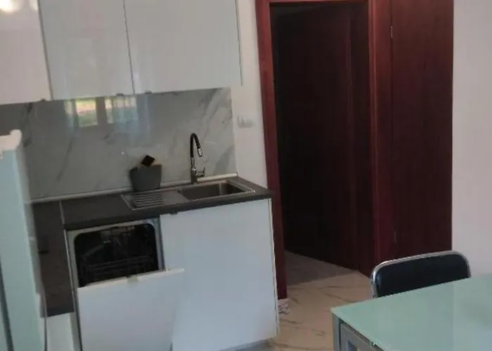 With Parking Space Stinjan, - 22939 Apartamento *